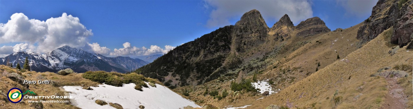 44 Salendo il vallone con i Tre Pizzi.jpg